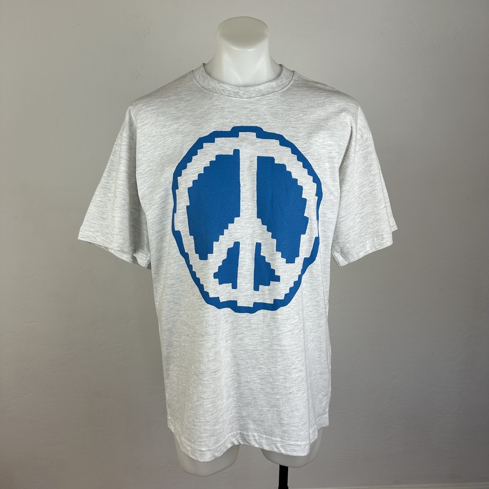 NWOT Chinatown Market Pixelated Peace Sign Graphic Crew Neck Shirt Size Large